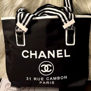 ♣️🔳 New VIP Beaute Gift Tote Bag !!!